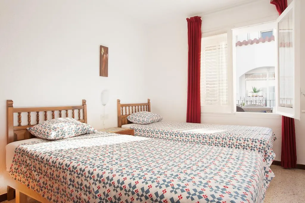 Akira Flats Cadaqués Apartments España